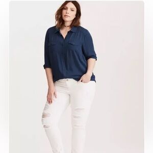 Torrid Women's Cropped Boyfriend Jeans in White